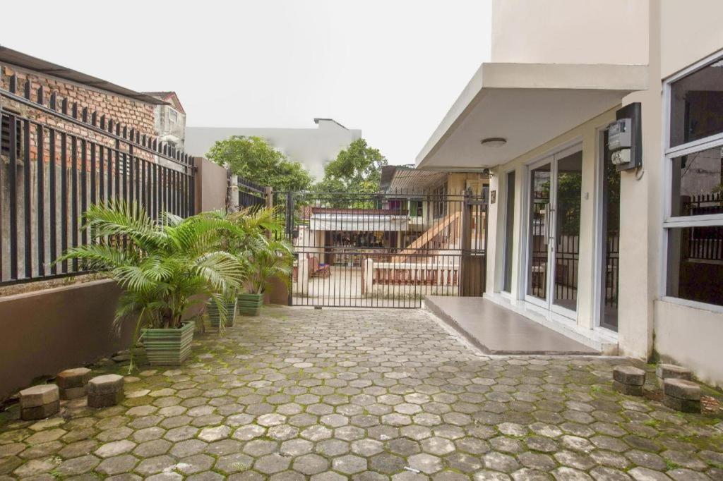 Reddoorz Syariah Near Transmart Mall Palembang Exterior foto
